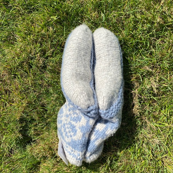 💥HOST PICK💥Lemon Cozy Hand Knit Reading Socks - Picture 6 of 7